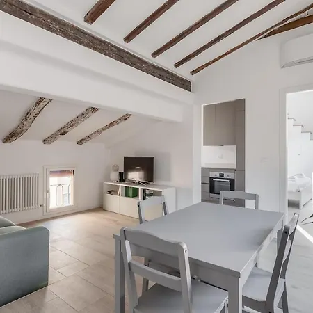 Casa Clavature, Nel Cuore Di